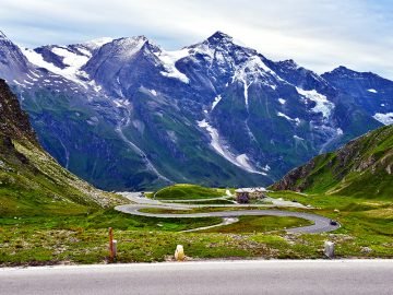 Didysis Alpių kelias arba dar vadinamas Grosgloknerio Alpių keliu yra ko gero gražiausias maršrutas