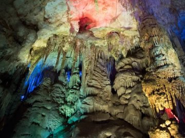 Sakarveloje (Gruzijoje) esantis Prometėjo urvas