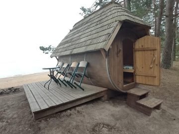 Poilsis prie jūros Latvijoje.